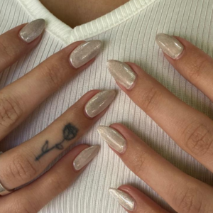 Servicio de uñas en Llavallol